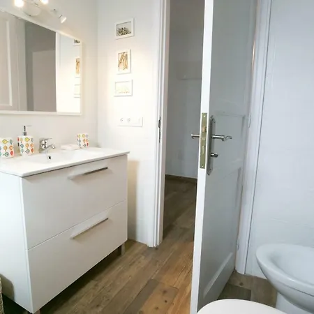 Chromotheraphy Cerca Del Mar Apartment *